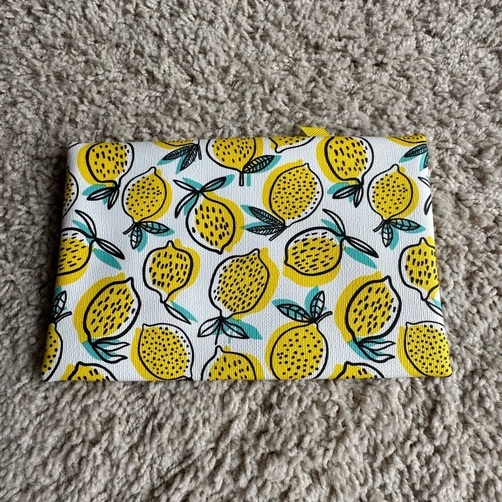 ipsy charming pouch